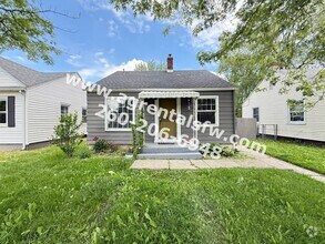 Building Photo - 2 Bedroom House