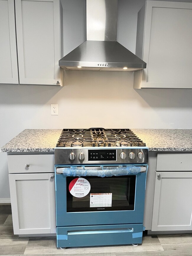 Building Photo - 1311 Hanover St