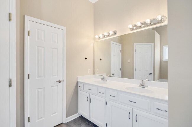 Building Photo - 7775 Shadow Elm Ln