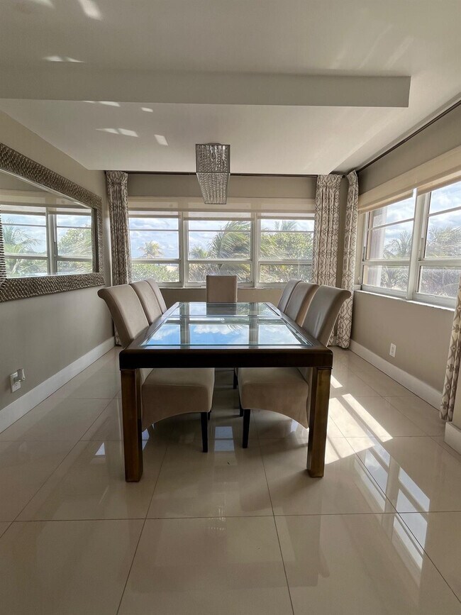 Building Photo - 133 N Pompano Beach Blvd