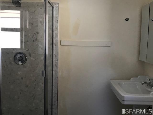 Building Photo - 633 Highland Ave