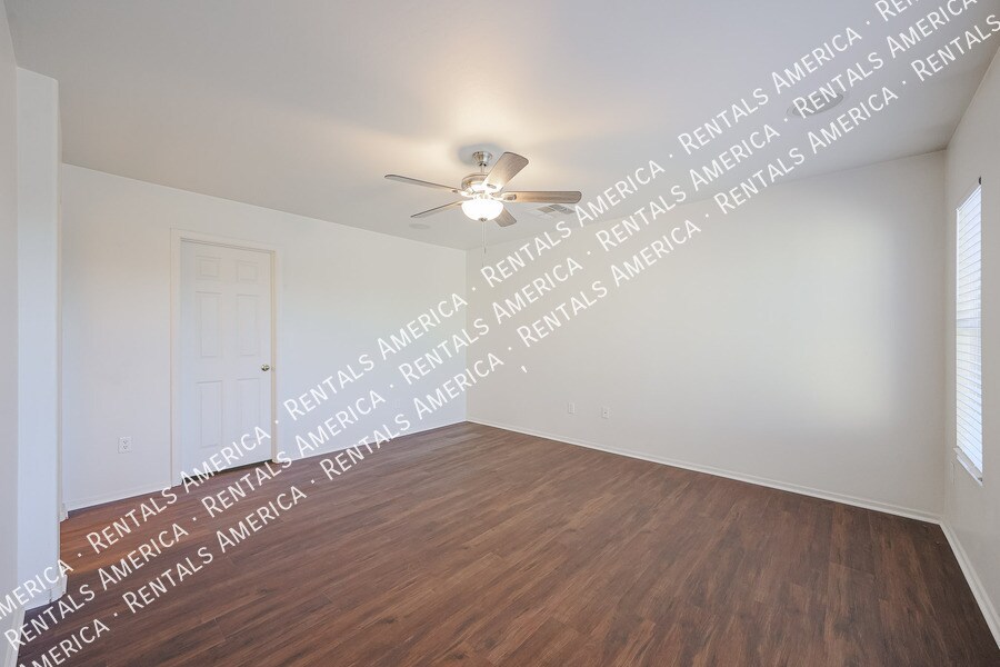 Building Photo - 35005 N 30th Dr