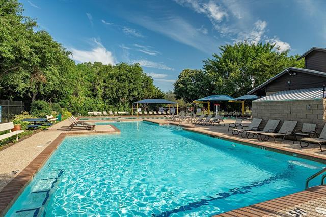 Building Photo - 11668 La Grange Dr