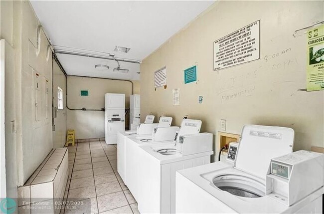 Building Photo - 505 NW 177th St