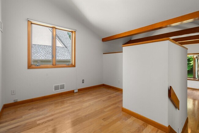 Building Photo - 63 Clifton Rd