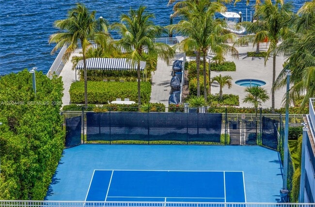 Building Photo - 2101 Brickell Ave