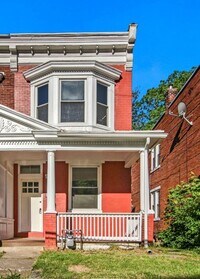 Building Photo - Inviting 3 Bedroom, 1.5 Bathroom Home in Harrisburg, Pa!