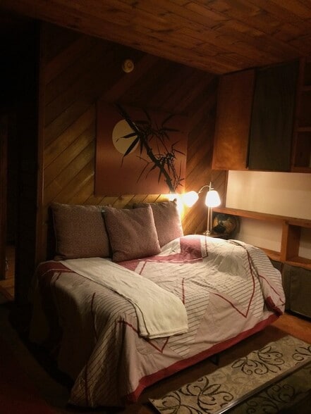 Building Photo - 8561 Cole Crest Dr