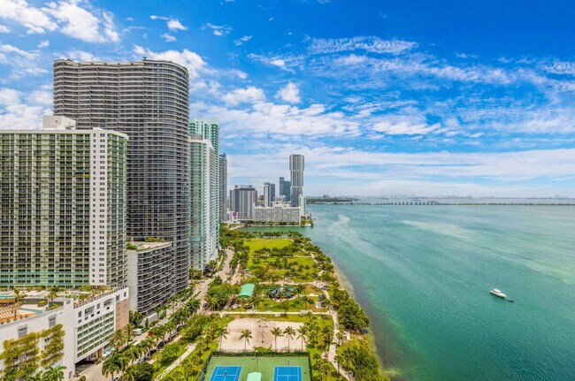 Building Photo - 1717 N Bayshore Dr