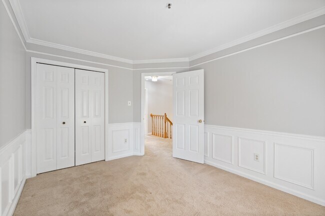 Building Photo - 9401 Rosmarin Way