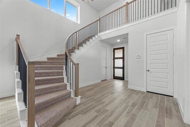 Building Photo - 10427 Shining Dawn Wy