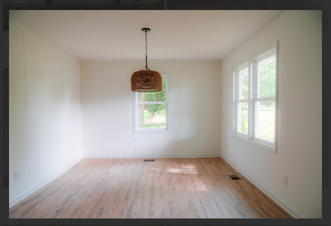 Building Photo - 206 Donald Alexander Rd