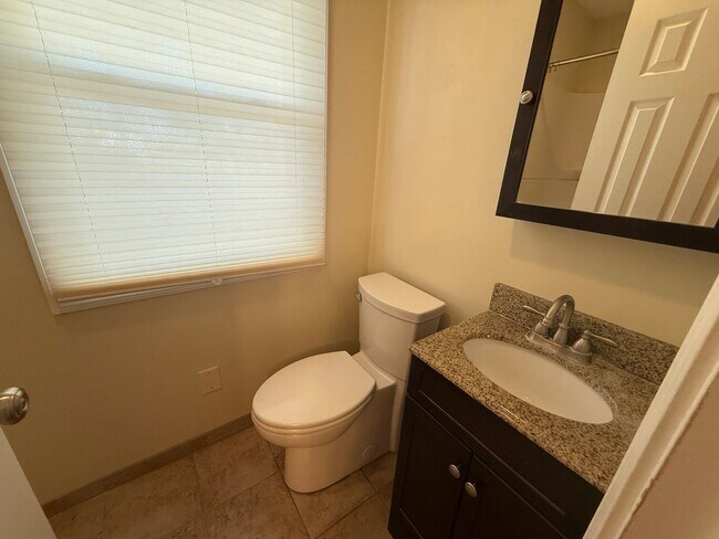 Building Photo - 300 Monticello Ln