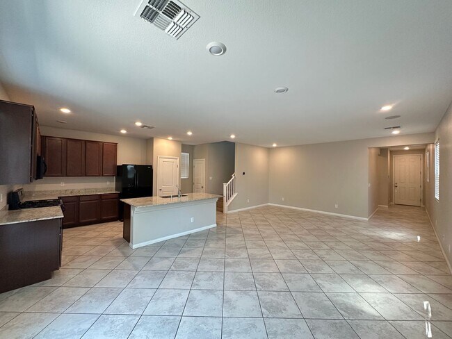 Building Photo - 4283 Tarim St