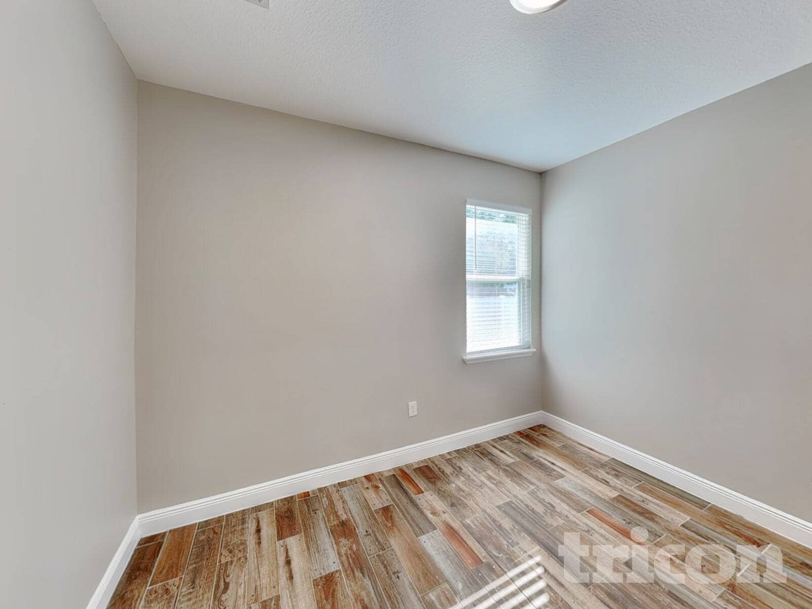 Building Photo - 3321 Buttonwood Ave