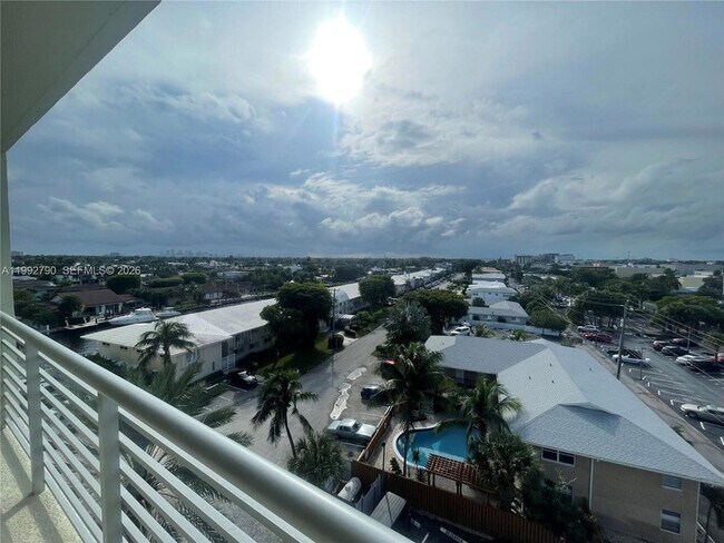 Building Photo - 2900 NE 30th St