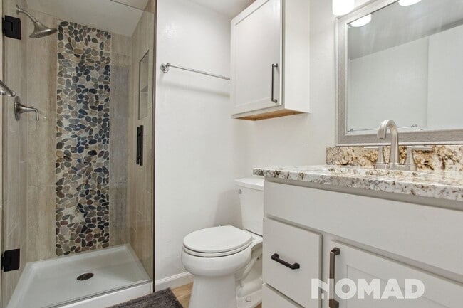 Building Photo - Newly Renovated 2BR Condo in Boulder