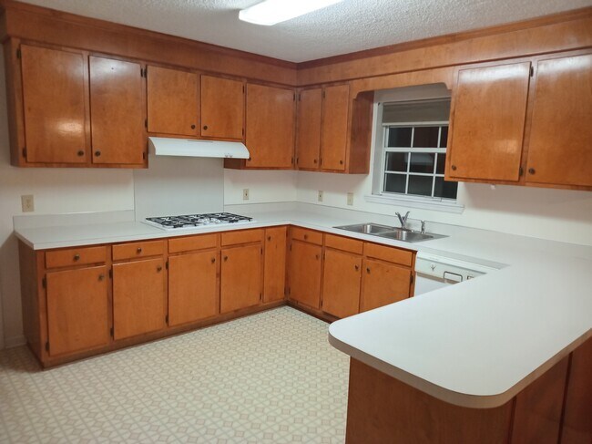 Building Photo - 2244 David Green Rd