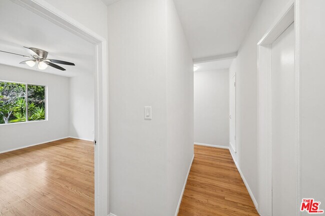 Building Photo - 1308 Havenhurst Dr