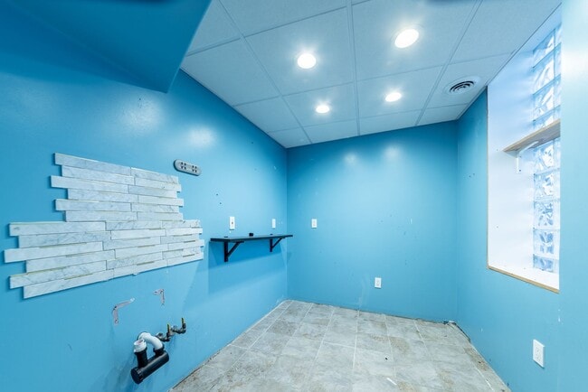 Building Photo - 952 Freeland St