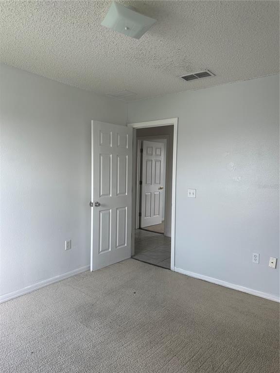 Building Photo - 712 Parrot Ct