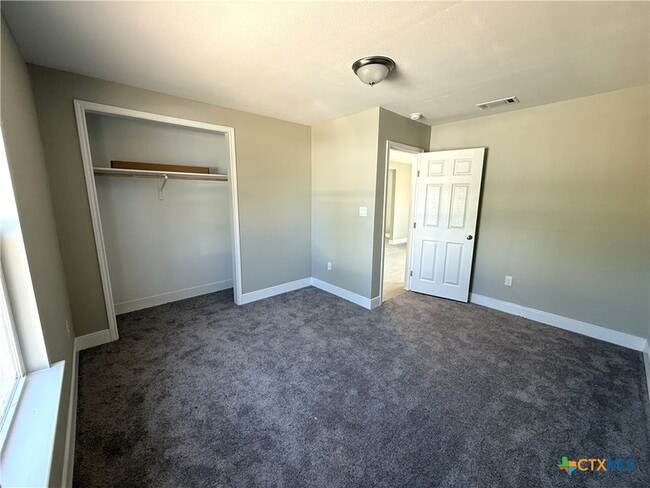 Building Photo - 1851 Connell St