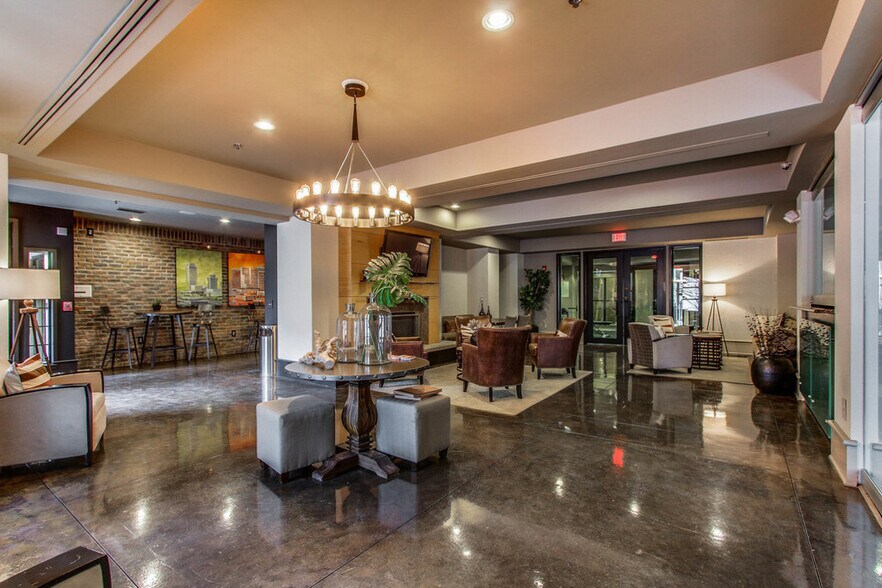 Lobby and Common Area - 1803 Broadway