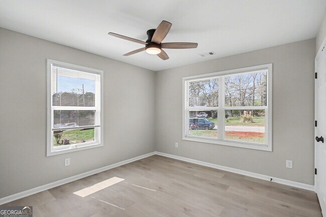 Building Photo - 3907 Lauada Dr