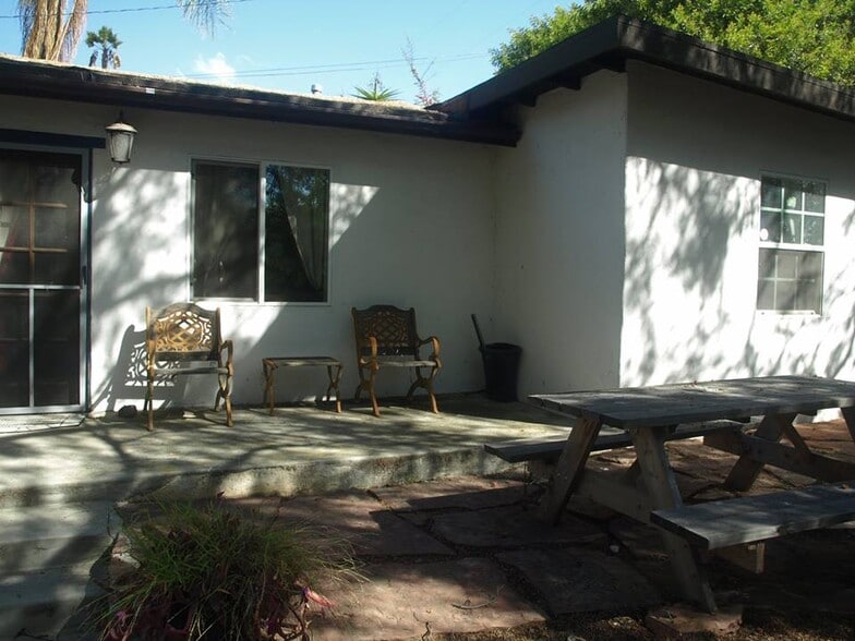 front porch - 962 Osborne St