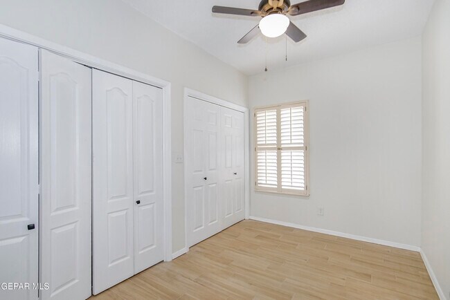 Building Photo - 6529 Jim De Groat Dr