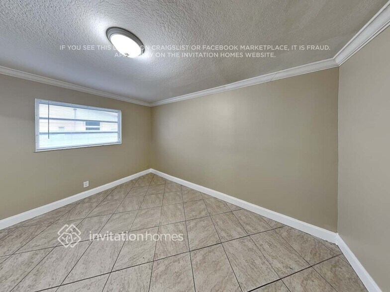 Building Photo - 1920 N 53rd Ave