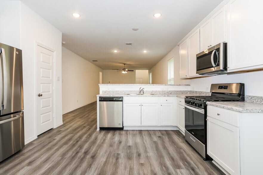 Building Photo - 16726 Rover Ln