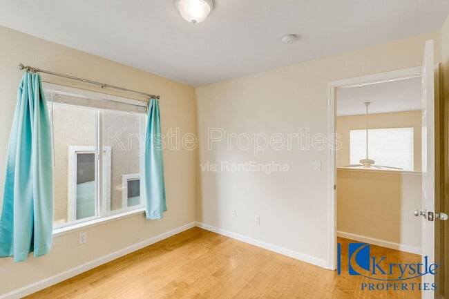 Building Photo - 664 Julmar Cir