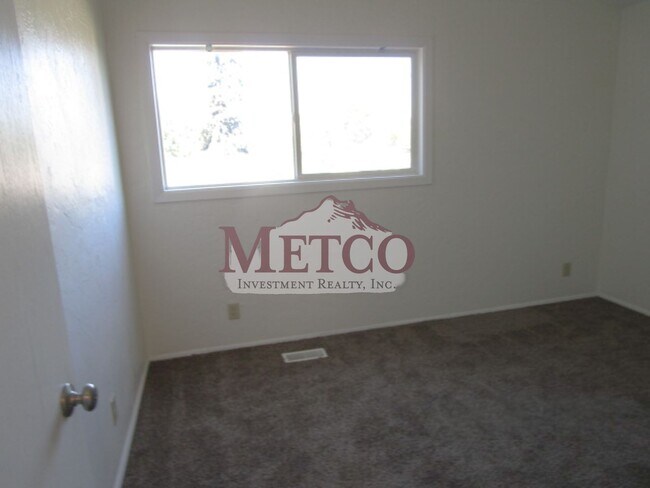 Building Photo - 16701