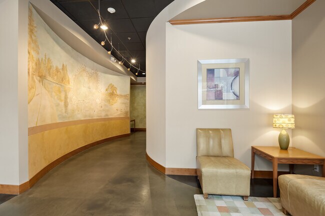Building Photo - 410 NE 70th St