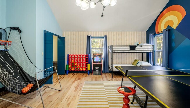 Building Photo - 223 Paxinos Dr