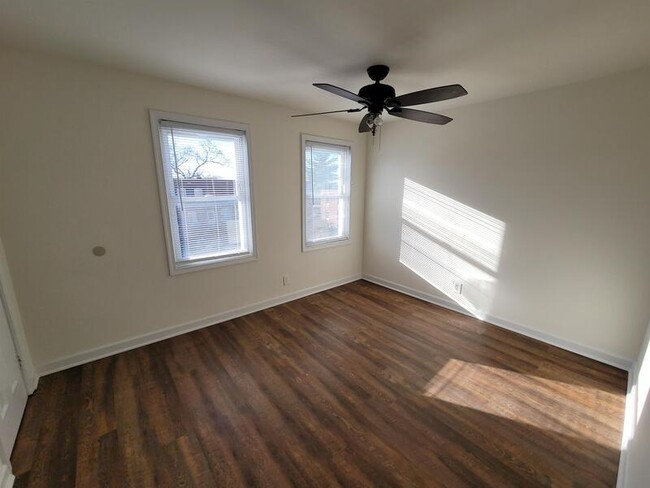 Building Photo - 5215 Wasena Ave