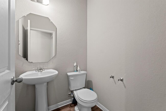 Building Photo - 159 MacArthur Dr