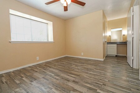 Building Photo - 2701 Green Oaks Rd