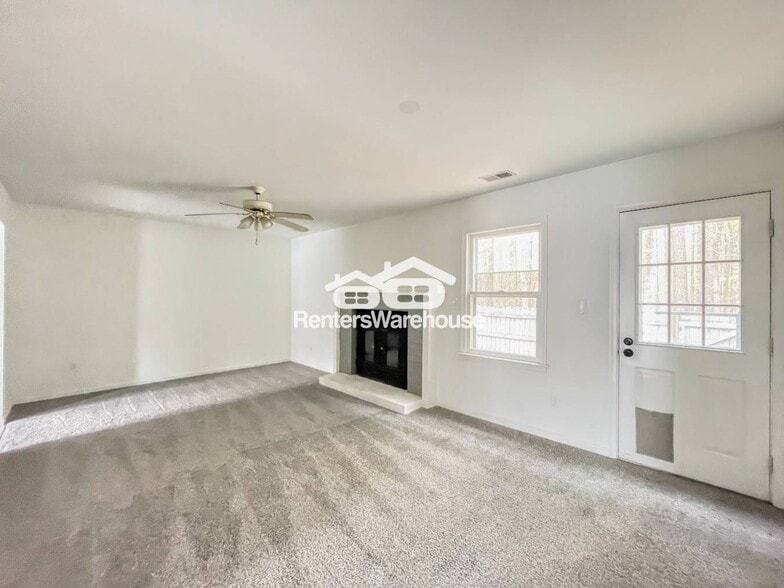 Building Photo - 121 Charles Parish Dr