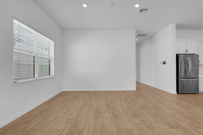 Building Photo - 10393 Pk Ests Ave