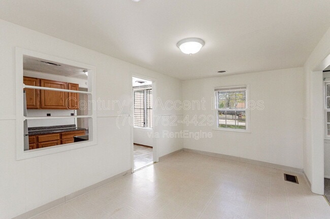 Building Photo - 7800 Schelhorn Rd