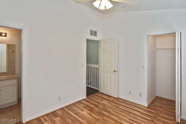 Building Photo - 10100 Poppy Hill Dr
