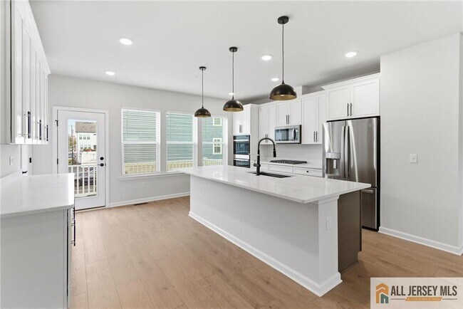 Building Photo - 4 Barton Ave