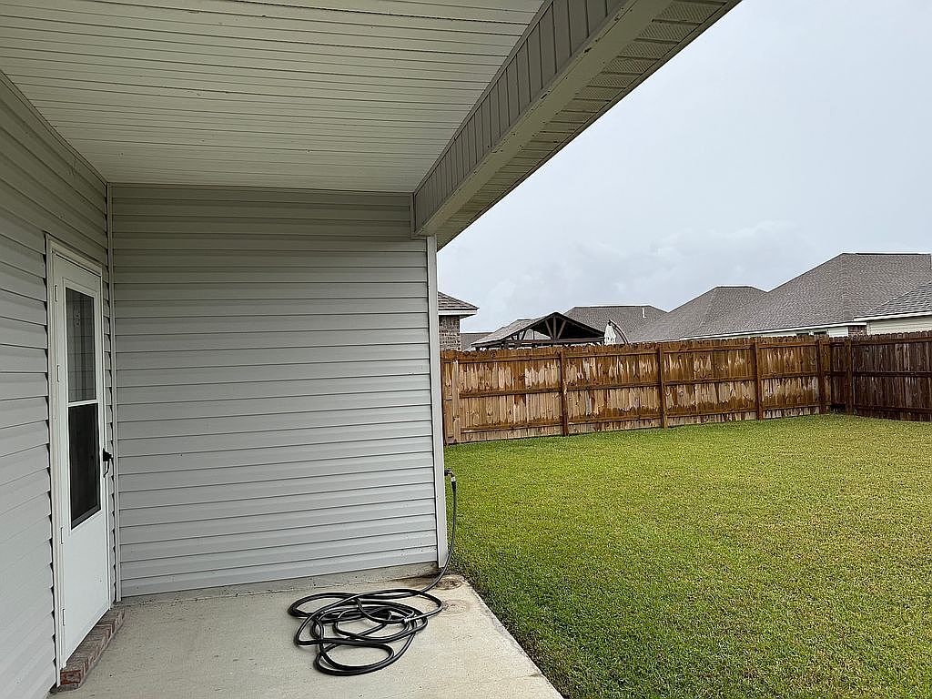 Building Photo - 5579 Grand Springs Rd