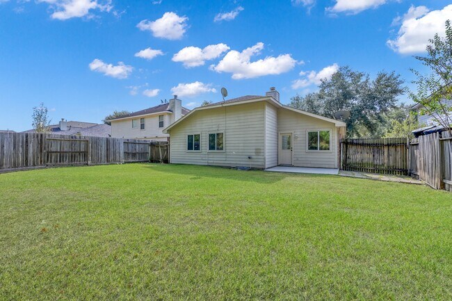 Building Photo - 32111 Willow Creek Park