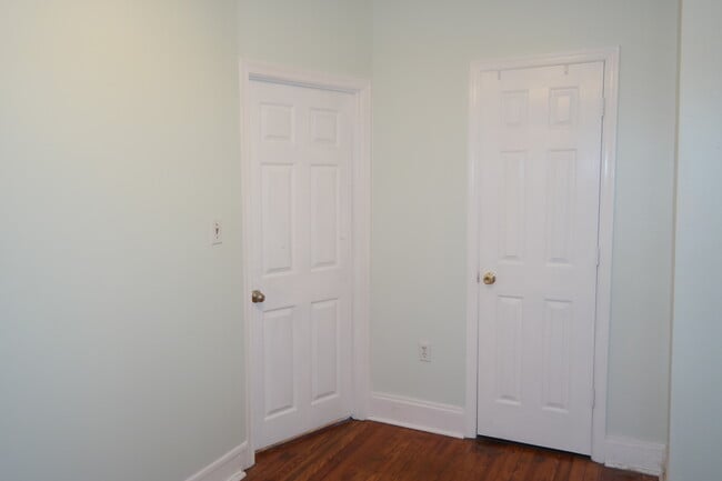 Building Photo - Charming 2 Bedroom/1 Bathroom Townhome in Woodberry, MD - Close to Light Rail!