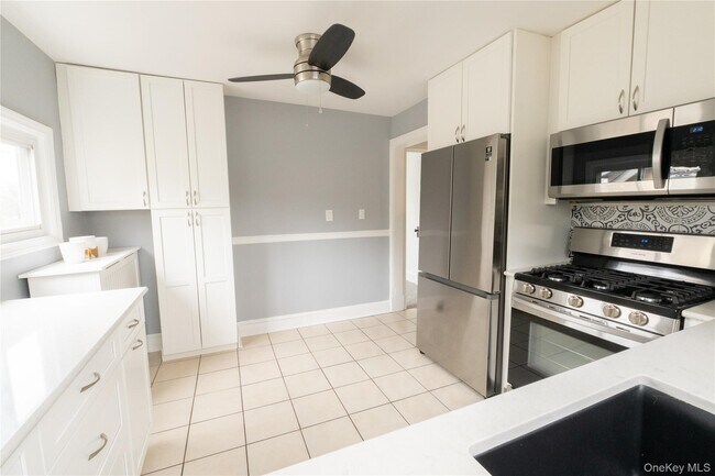 Building Photo - 218 N Midland Ave