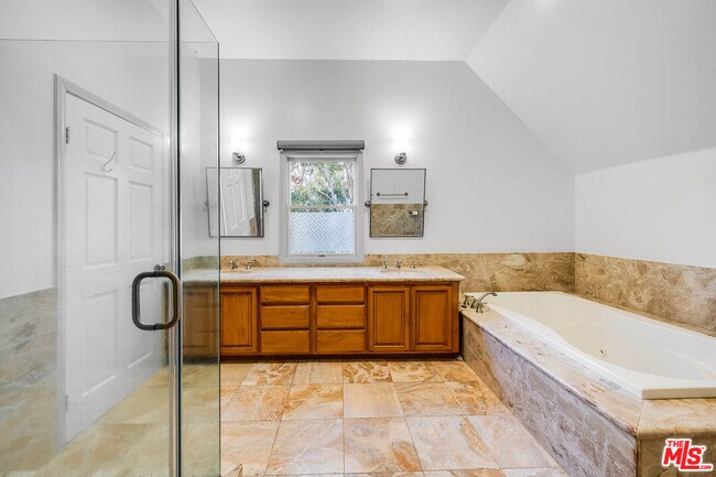 Building Photo - 6457 Surfside Way