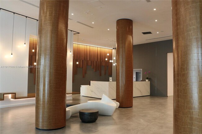 Building Photo - 350 S Miami Ave